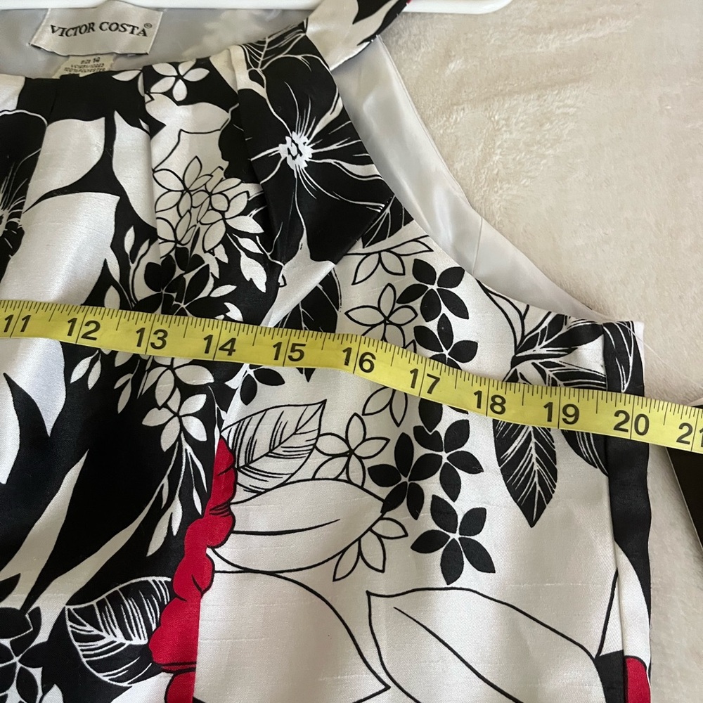 Victor Costa Black, Red and White Women’s Floral Top Sz 14 - Picture 7 of 8